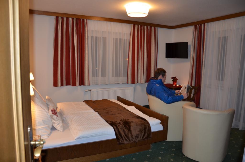 Hotel Haus Bergland Fieberbrunn Zewnętrze zdjęcie